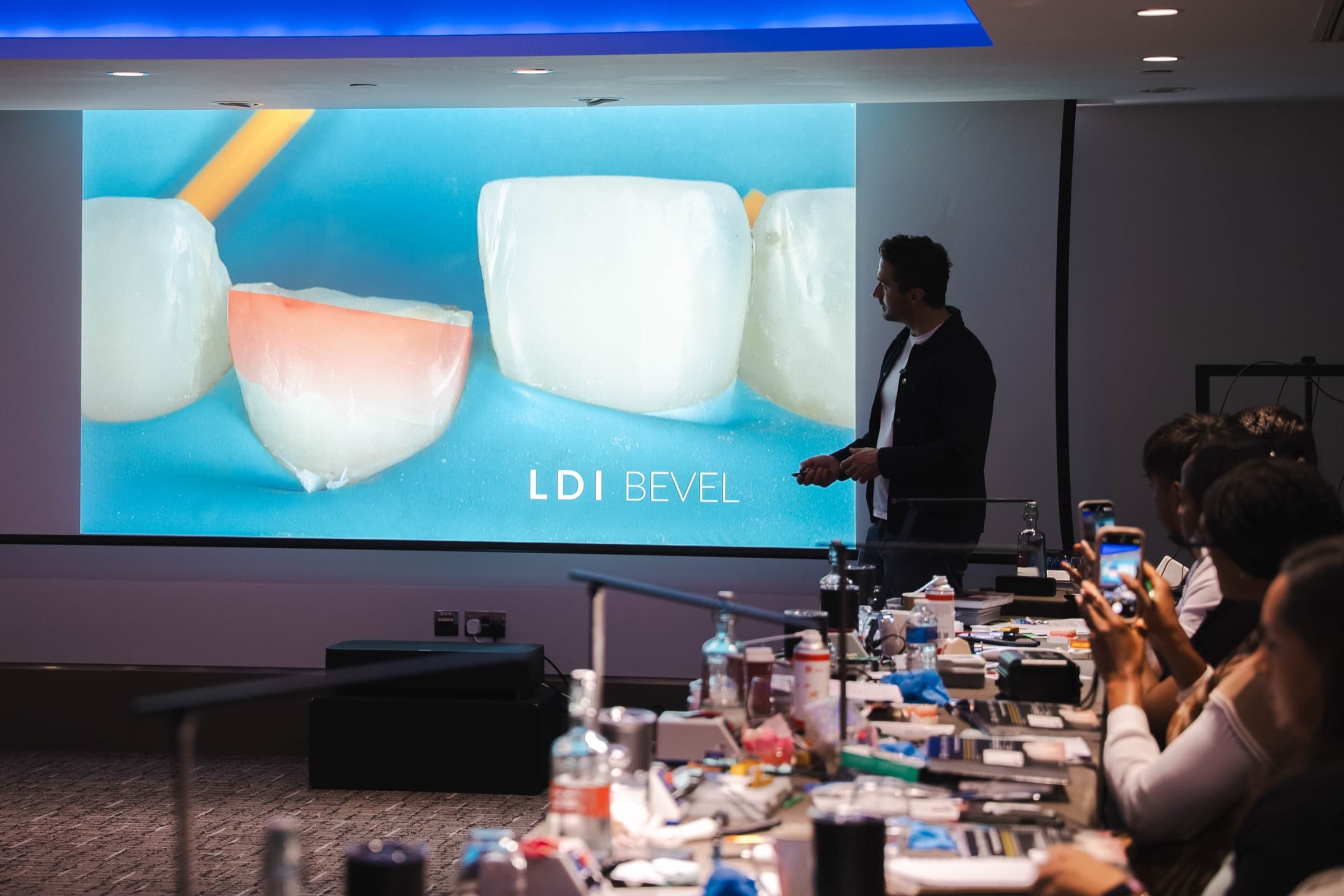 Dr Albert Gajdos presenting to delegates on the Simplifi Composite course, two days and 17 hours of verifiable CPD